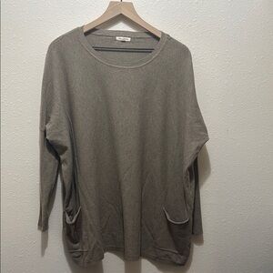 Tea n rose Oversized Sweater with Pockets, Size M/L